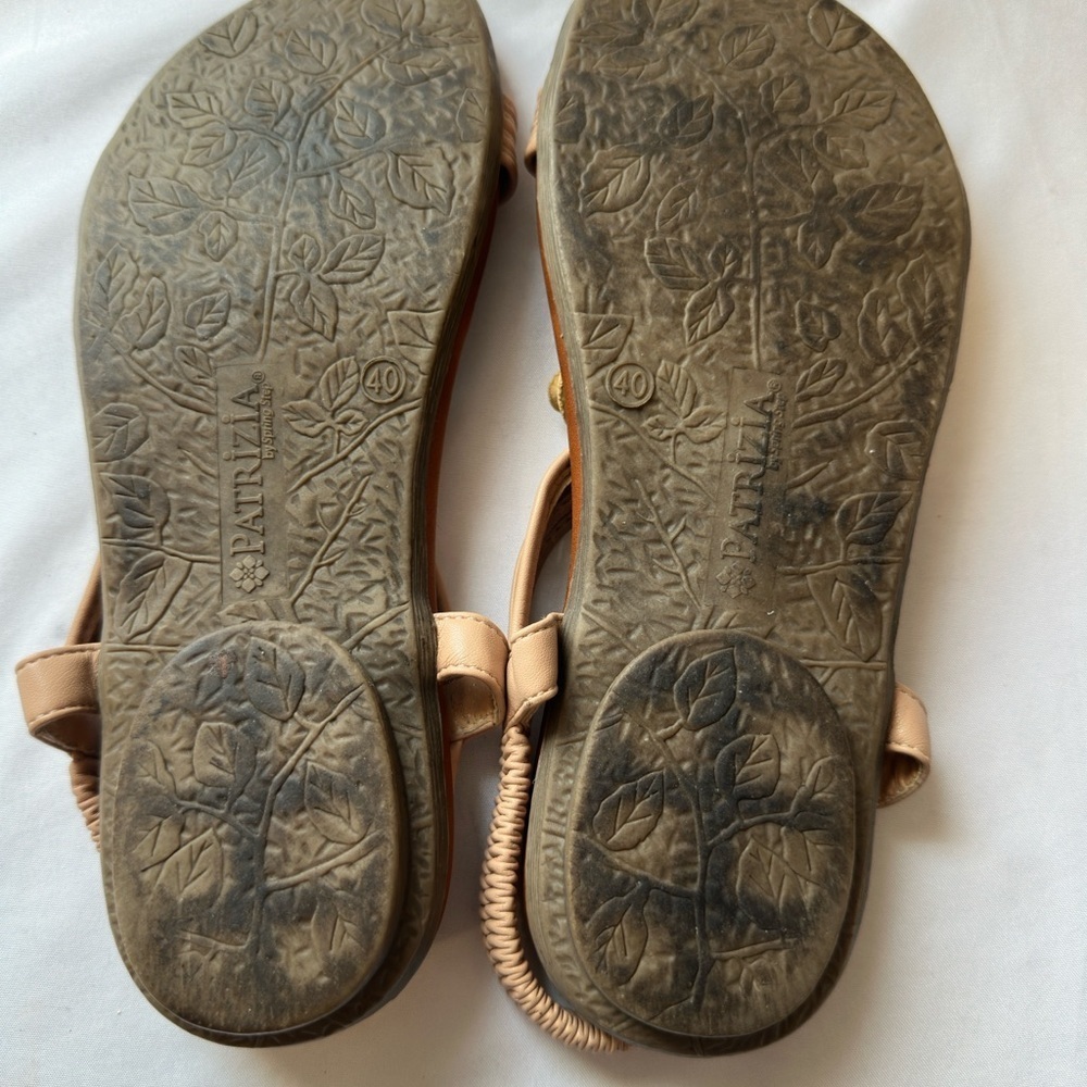 Patrizia Vegan Leather Tan Floral Women's Sandals Size 40 (US 9) - Picture 7 of 8
